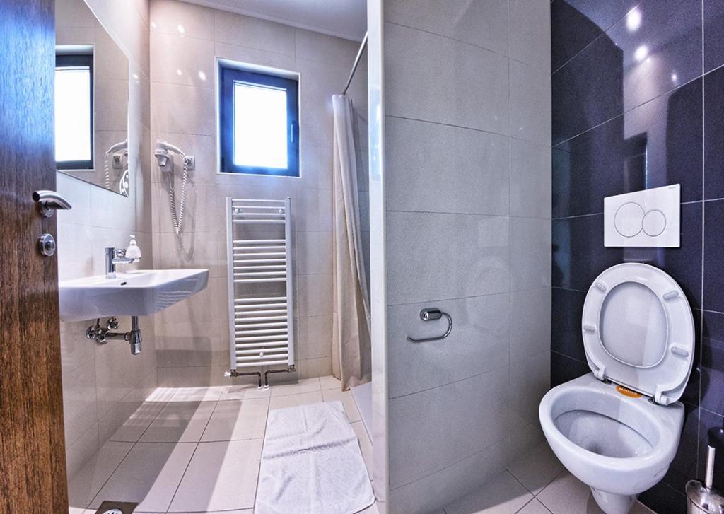 דרבניק Hotel Nano מראה חיצוני תמונה