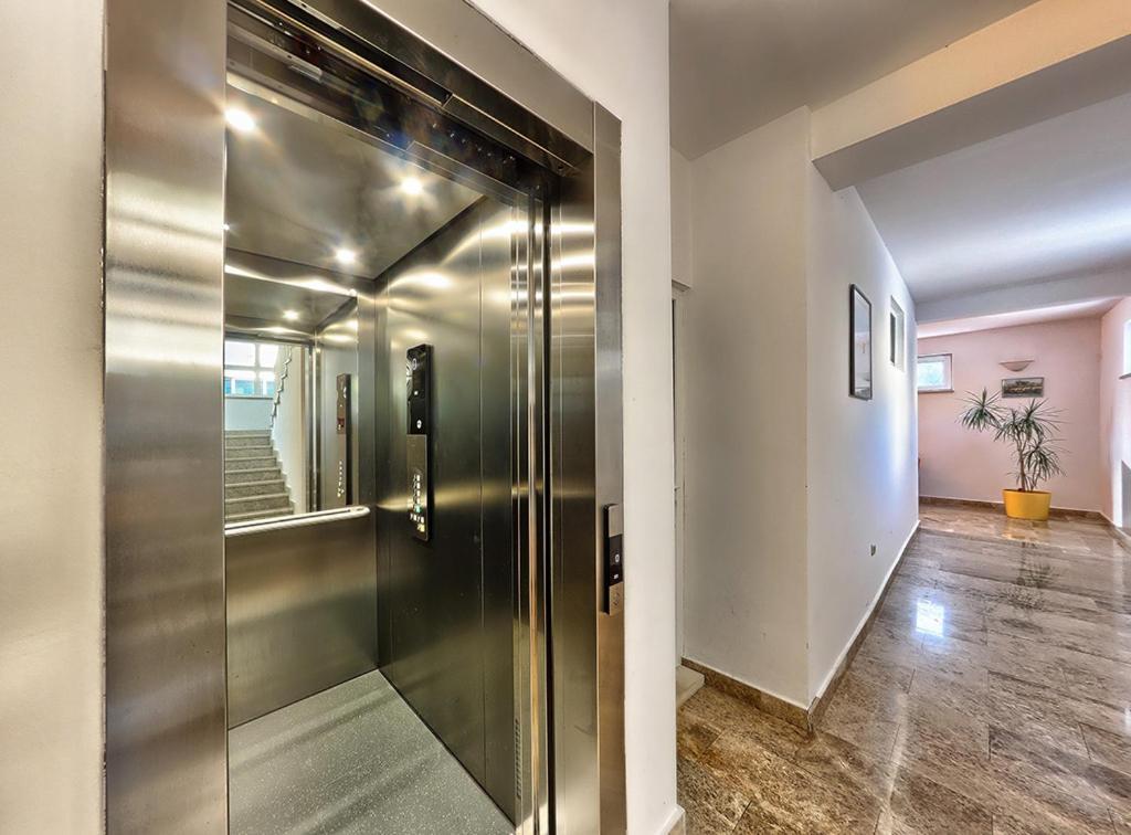 דרבניק Hotel Nano מראה חיצוני תמונה