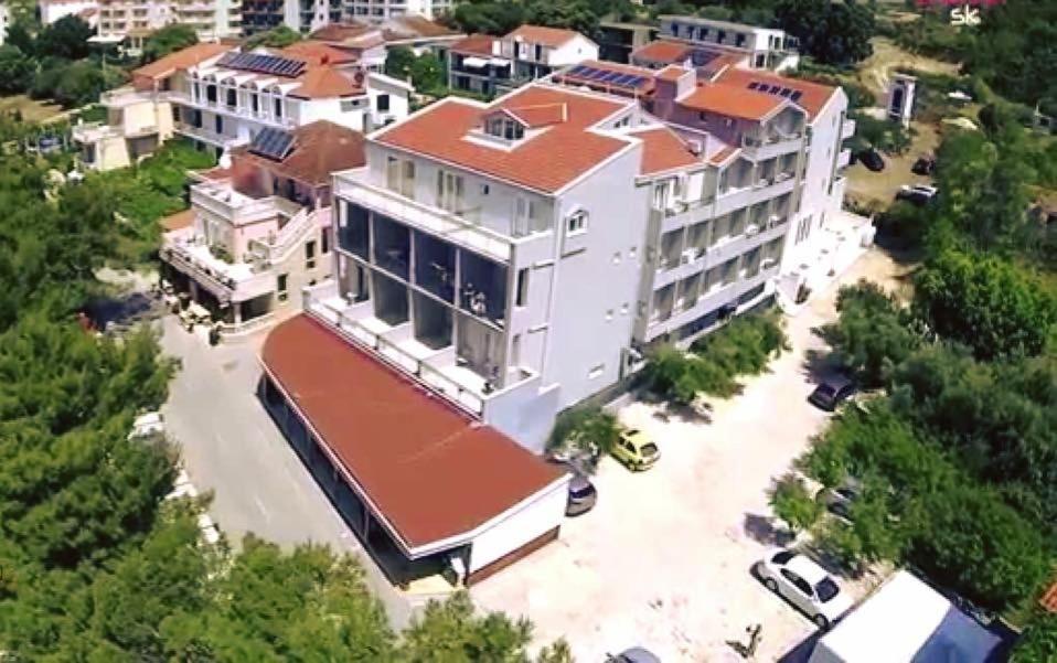 דרבניק Hotel Nano מראה חיצוני תמונה